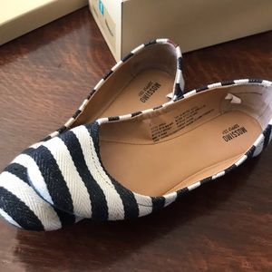 Worn once! Black and white stripe flat